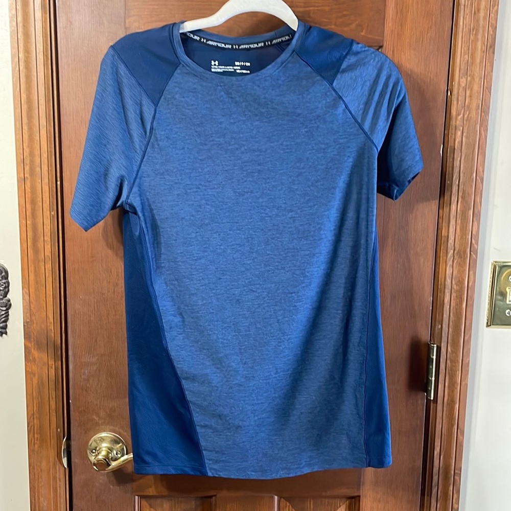 *Fitted tee. Heat gear. Netted back. Small. Blue. Under armour. Smoke free home.